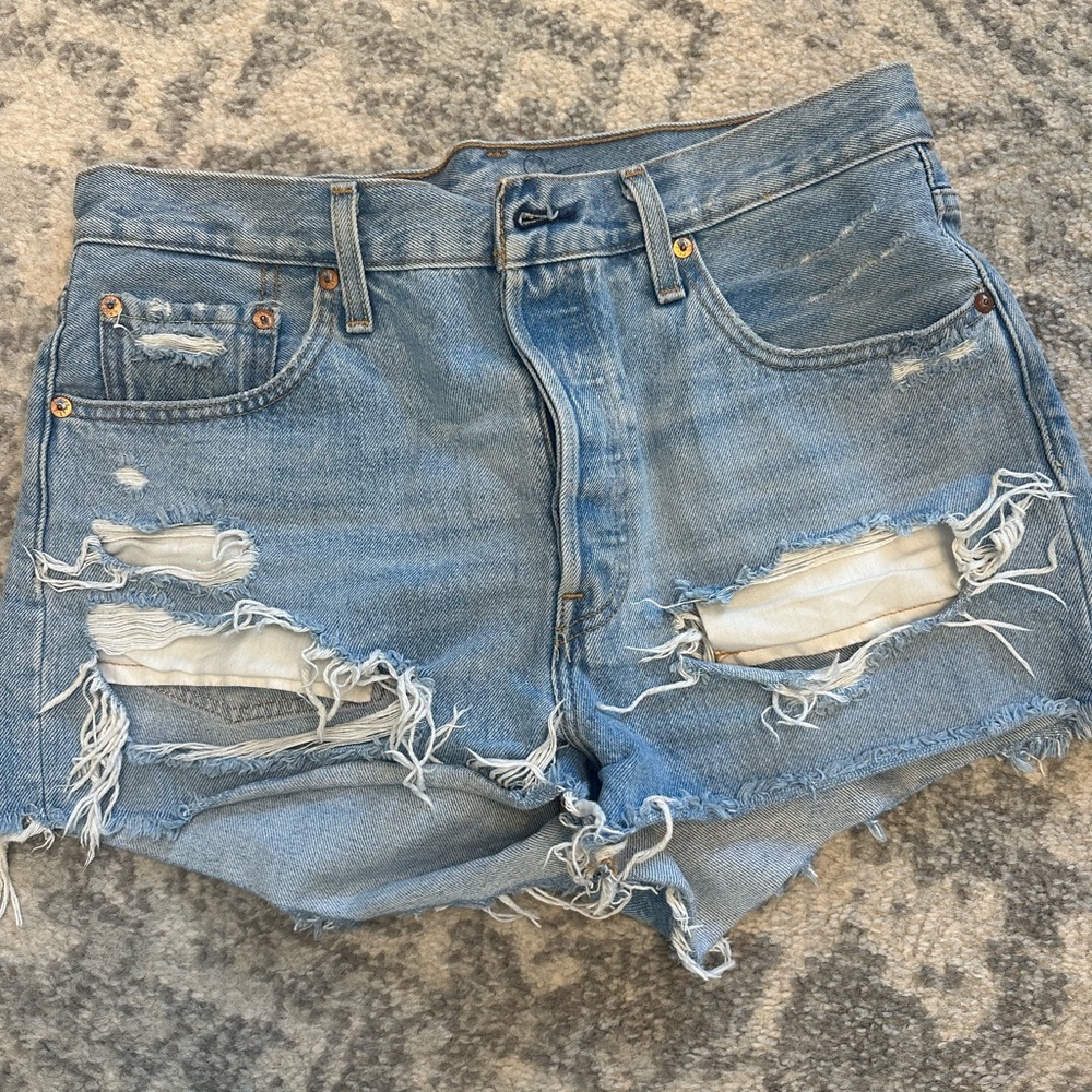 Women’s Levi 501 shorts size 29